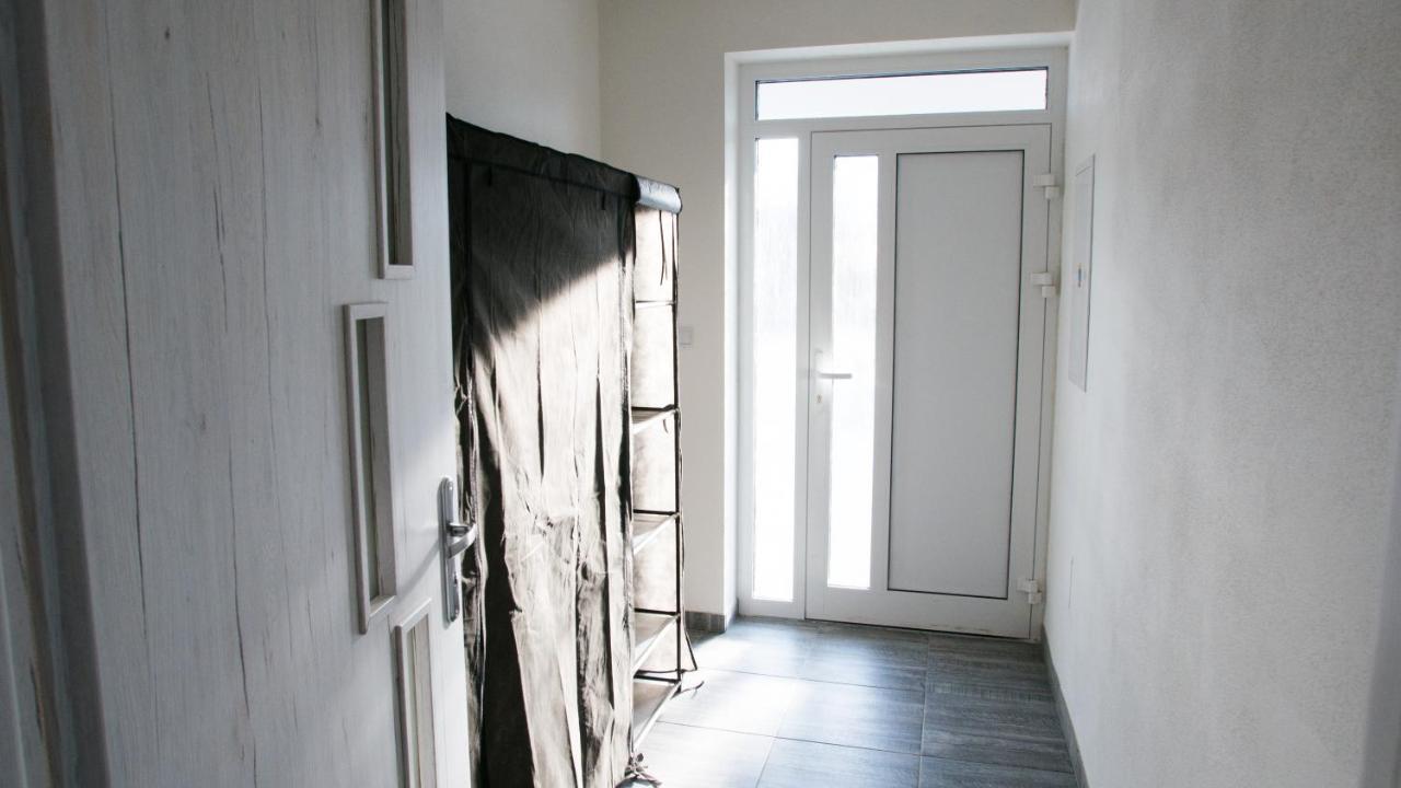 Royal House Trencin Villa Buitenkant foto